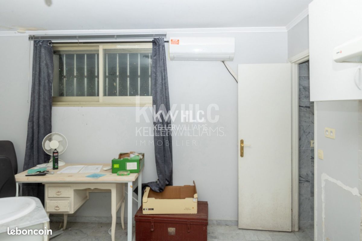 Parking 32 m² · à Antibes · 32 m² · 31 980 €