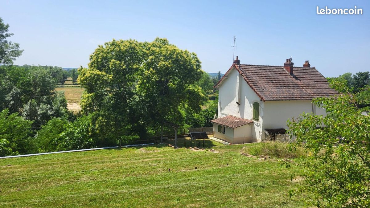 Maison 7 pièces 152 m² · à La Motte-Saint-Jean · 152 m² · 125 000 €
