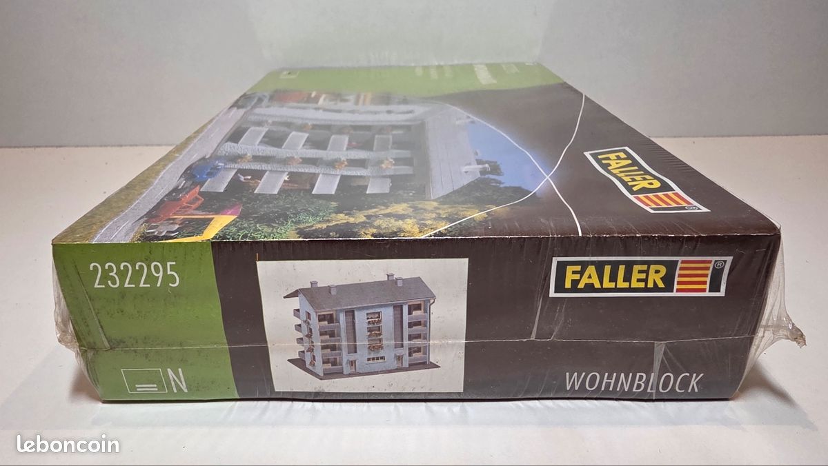Faller Rangée D'Immeubles Urbains H0 – Kit D'Architecture Pour Modélisme Ferroviaire, Dès 14 Ans
