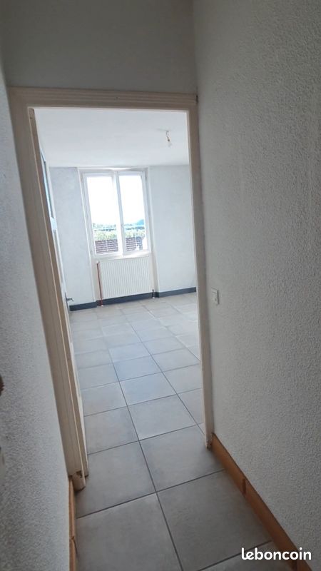 Appartement 3 pièces 45 m² · à Serres · 45 m² · 450 €