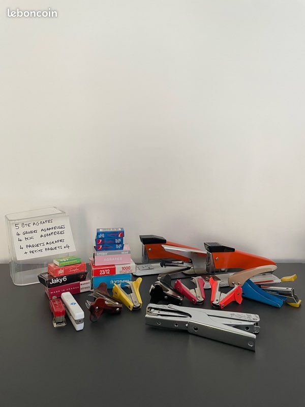 Grand lot de fournitures de bureau : Agrafeuses et accessoires (image 2)