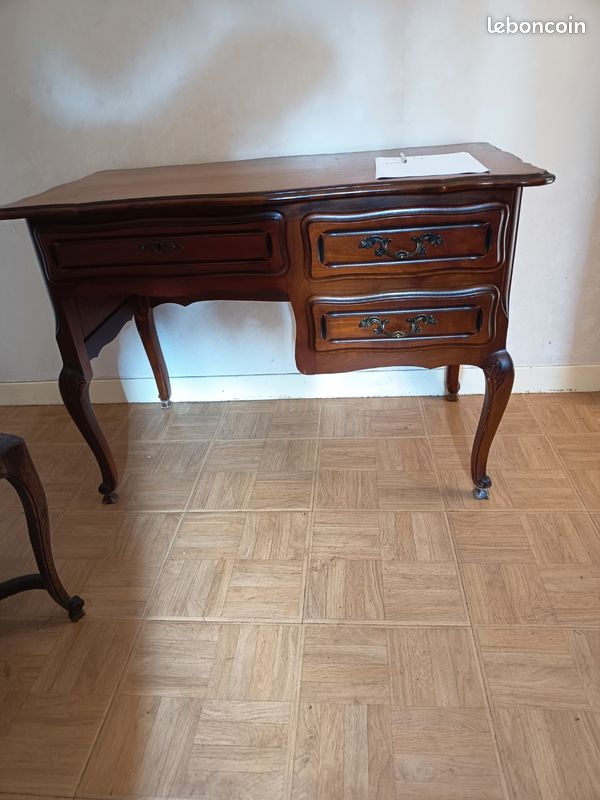 Bureau (image 2)
