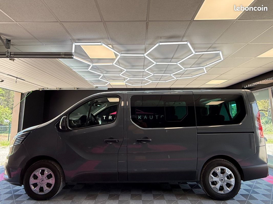 RENAULT TRAFIC III Combi Phase 3 L1 2.0 dCi 16V EDC6 SS Intens 9 Places (image 17)