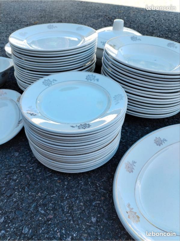 Vieux service de table vintage + de 65 pièces (image 2)