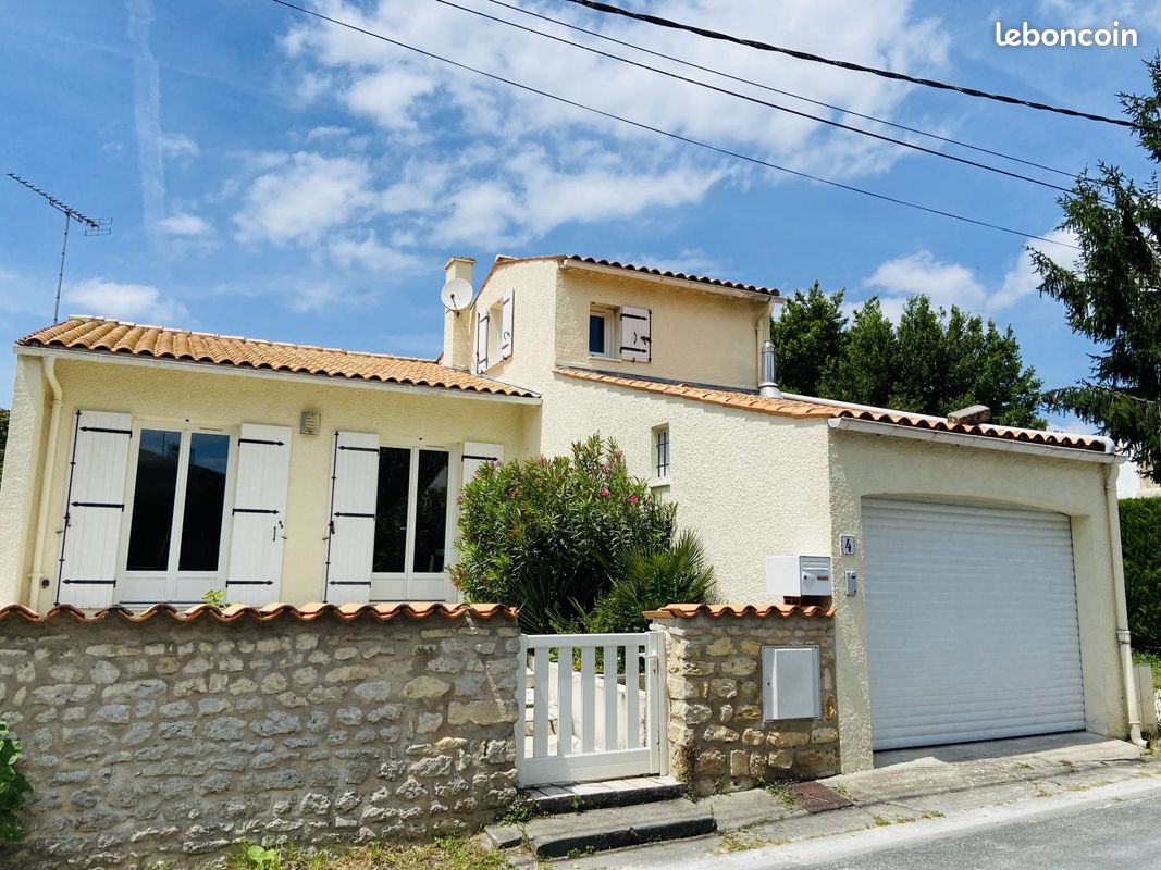 Maison 4 pièces 97 m² · à Cozes · 97 m² · 890 €/mois