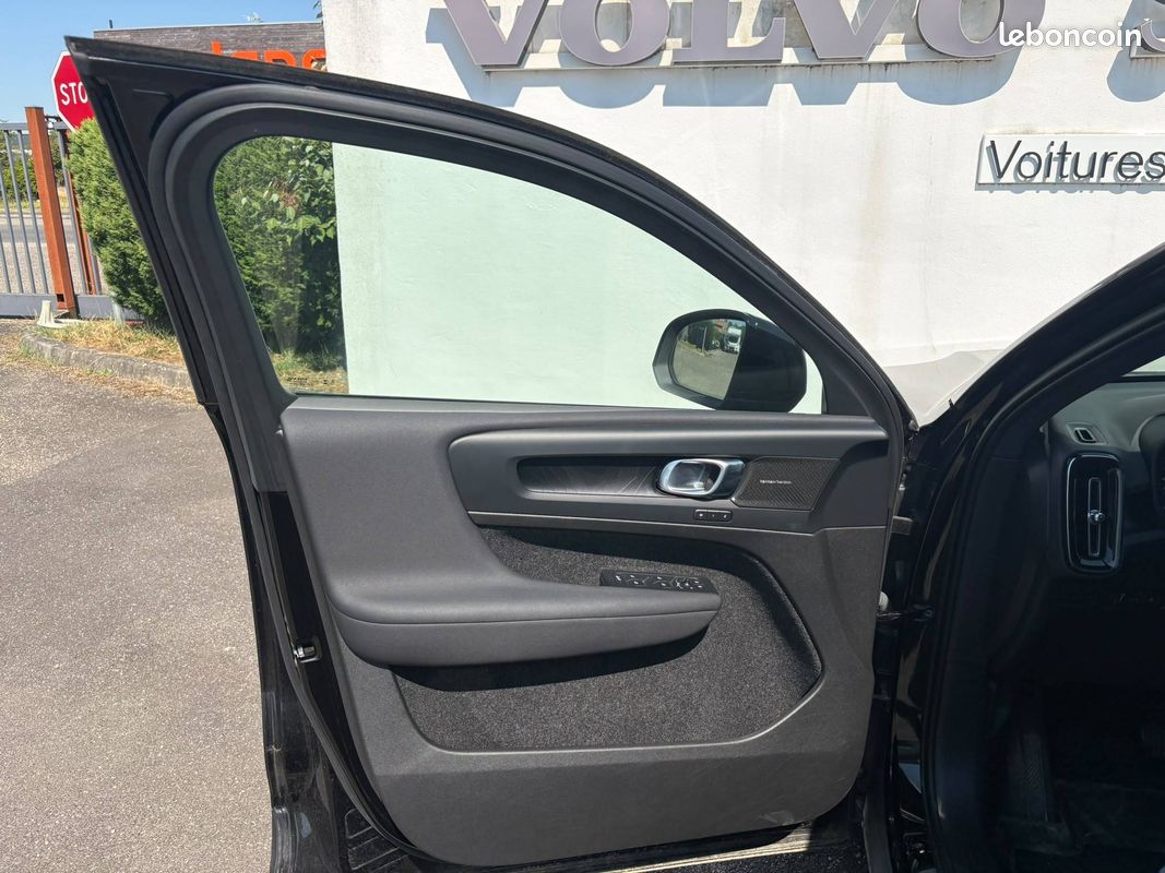 VOLVO XC40 T5 Recharge 180+82 ch DCT7 Ultimate (image 16)