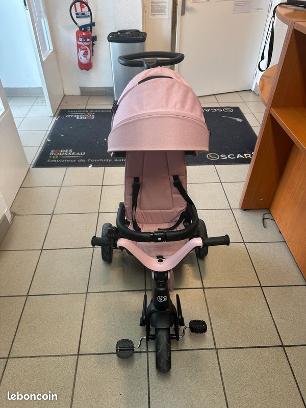 Kinderkraft EASYTWIST Tricycle pour Enfant avec Accessoires, fenêtre de Toit, Sangles de sécurité, Rotation à 360 °, Roue Libre, Barre de poussée, Convient aux Enfants de 9 Mois à 5 Ans, Siège Kinderkraft EASYTWIST Tricycle pour Enfant avec Accessoires, fenêtre de Toit, Sangles de sécurité, Rotation à 360 °, Roue Libre, Barre de poussée, Convient aux Enfants de 9 Mois à 5 Ans, Siège