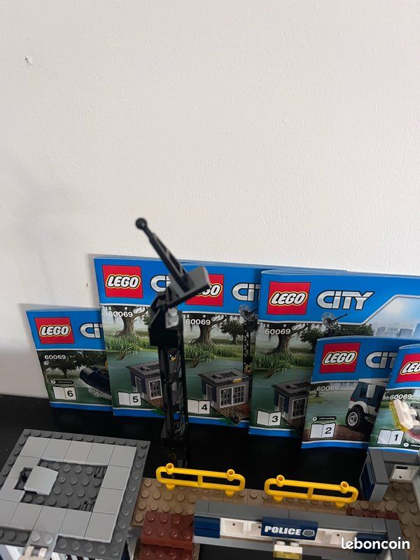 LEGO City 60069 (image 6)