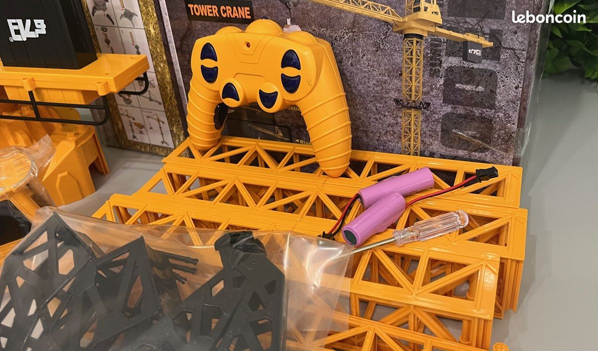 Grue à Tour Télécommandée 138 Cm – 6 Canaux 2,4 GHz, Rotation 680°, Crochet Charge 500g, Lumières, Structure Stable – Cadeau Pour Futur Ingénieur Dès 3 Ans