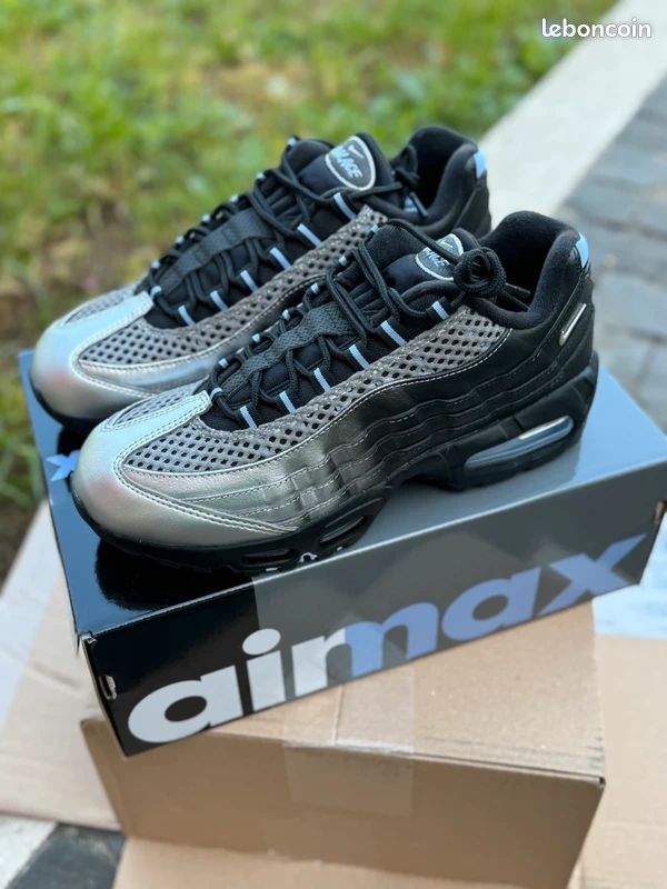 Nike Air Max 95 Big Bubble x Palace Metallic Silver (image 1)