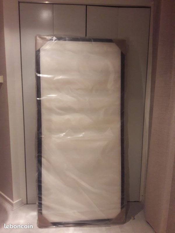 Matelas ressort 90x190 + Sommier ferme avec lattes en bois Neuf encore dans le plastique (image 1)