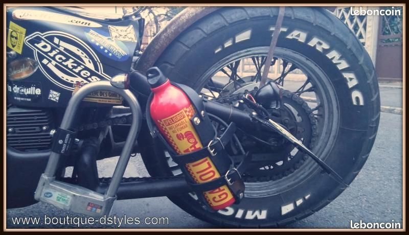 Porte support bouteille réserve bouteille essence en CUIR (Simple modèle  Noir ou marron noir SKULL - Équipement moto