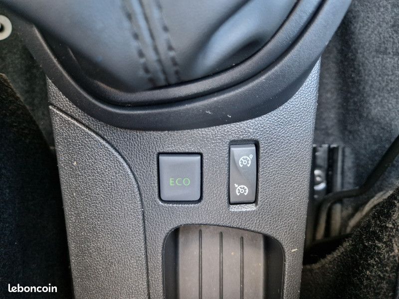 Renault CAPTUR 0.9 TCE 90CH STOP&START ENERGY BUSINESS ECO² EURO6 2016 (image 16)