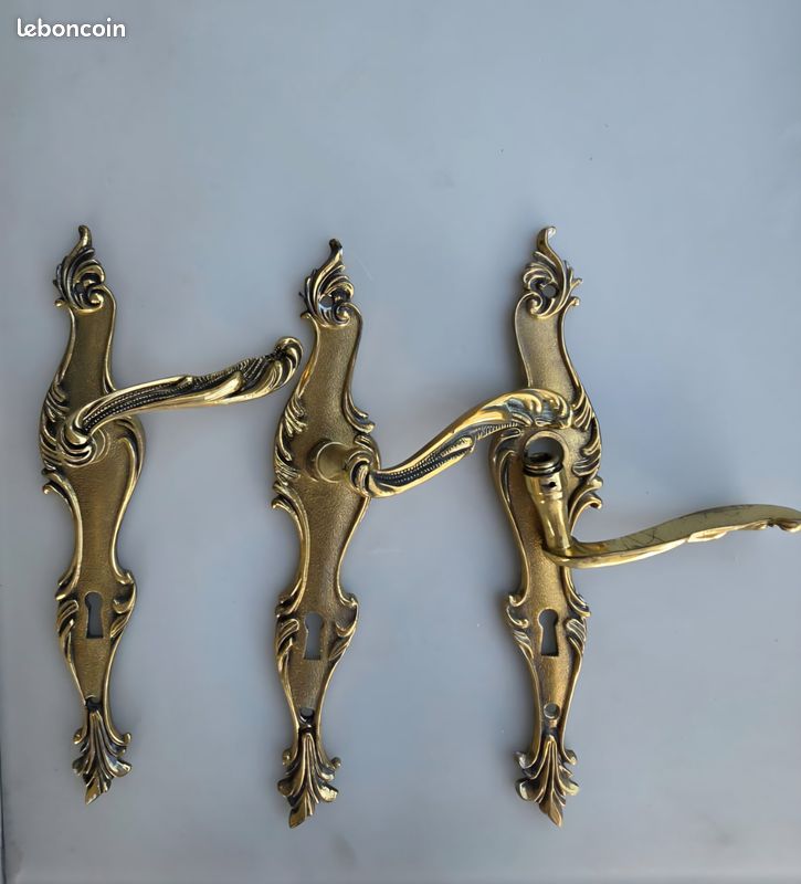 Poignées de porte style ancien en laiton (image 1)