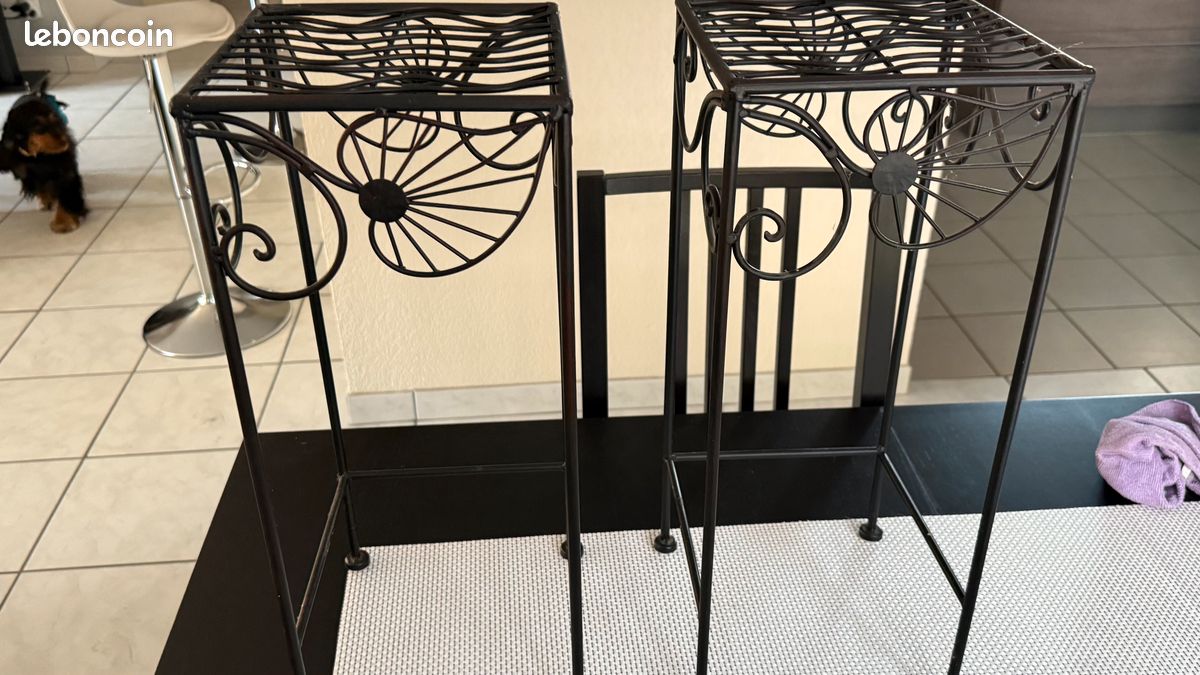 Supports métalliques décoratifs (image 1)
