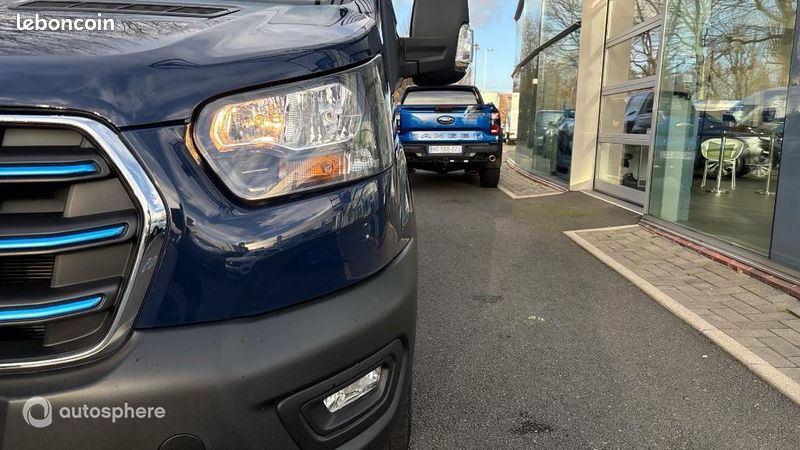 Ford Transit 2t Véhicule utilitaire ou Société PE 350 L3H2 135 kW Batterie 75/68 kWh Trend Business (image 17)