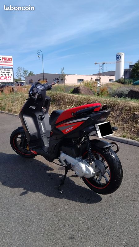 Scooter Aprilia sr 50 motard (image 3)