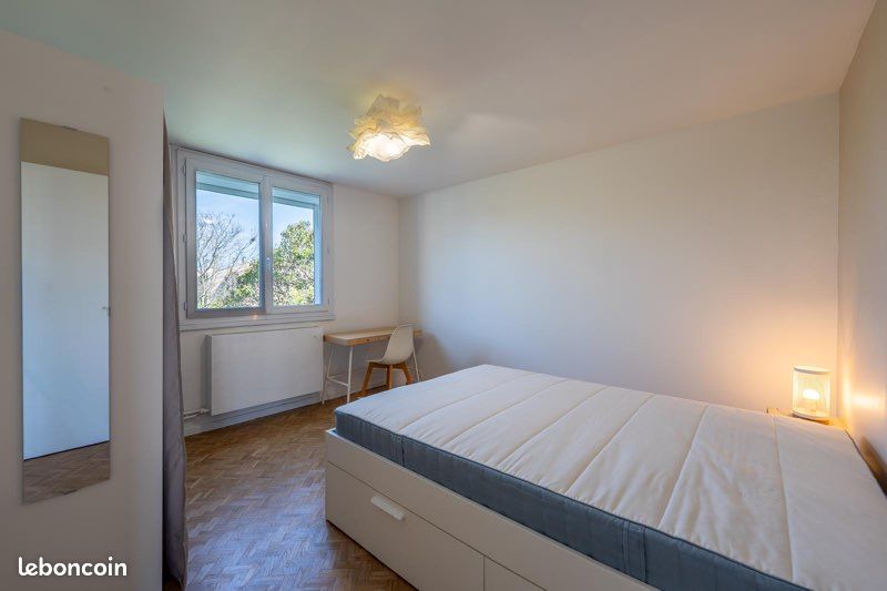 Chambre dans maison rénovée à Blagnac en colocation - jardin - Fibre +RJ45 - 4 min Airbus - tout inclu (image 1)