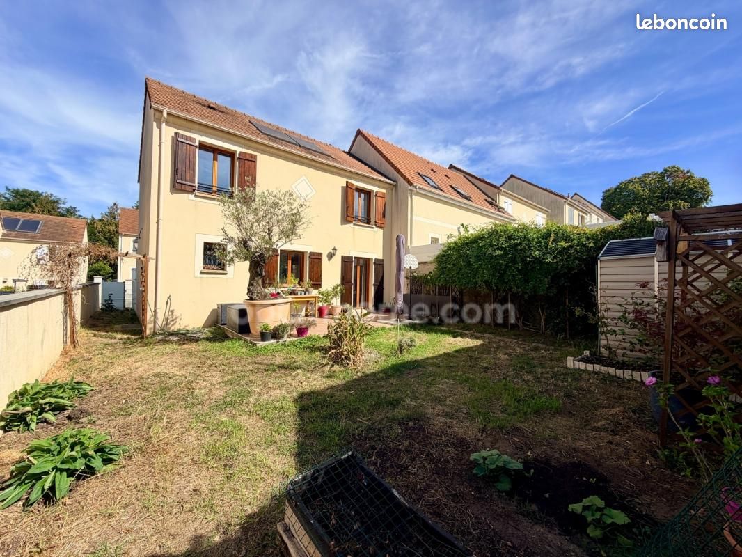Maison 5 pièces 91 m² · à Saintry-sur-Seine · 91 m² · 220 300 €