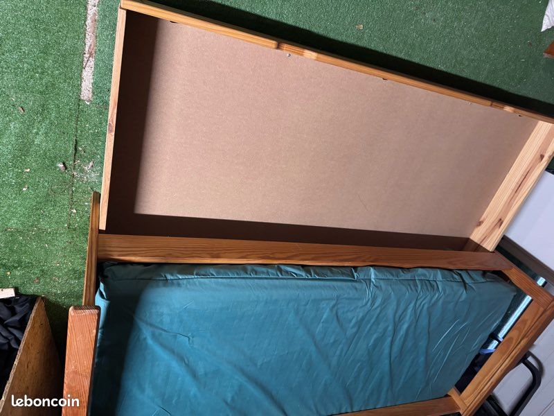 Lit en bois avec rangement (image 2)
