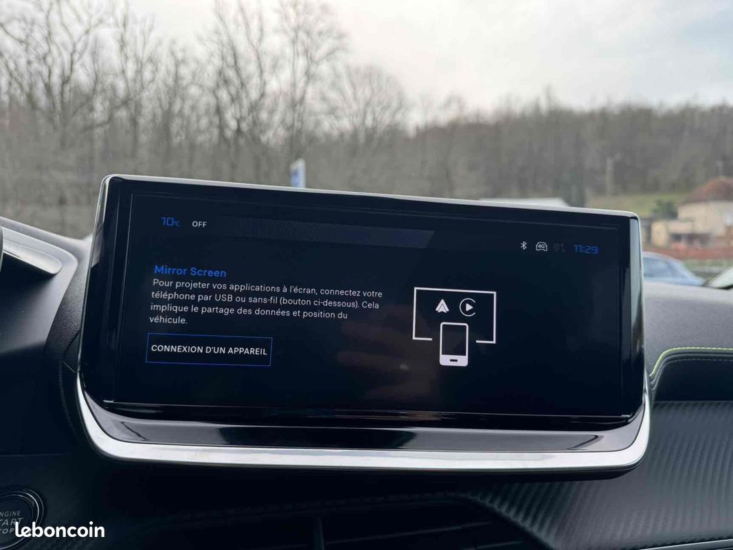 Peugeot 2008 1.2 HYBRID 145CH GT E-DCS6 (image 17)