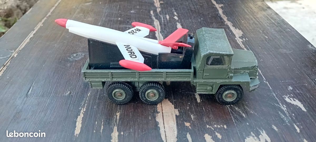 Dinky toys militaire France- Berliet Gazelle Lance missile , neuf en boite ref 816, Vente aux enchères : Jouets - Trains - Poupées - Automates