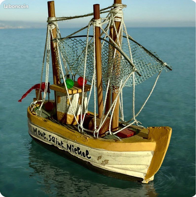 Petit bateau de pêche - Décoration Petit bateau de pêche - Décoration