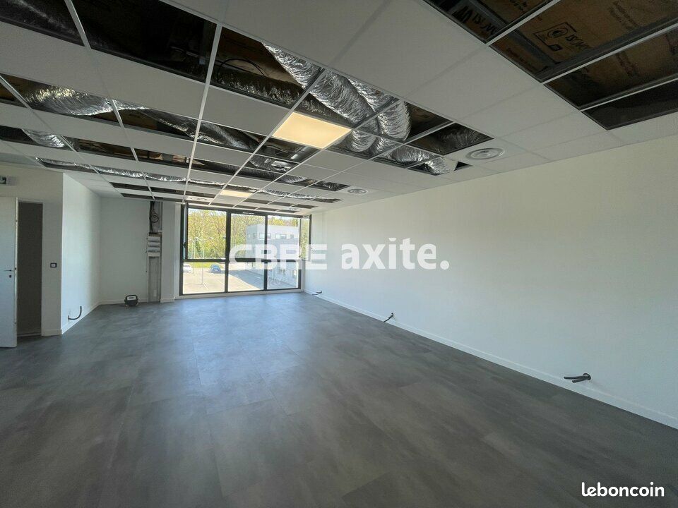 Bureaux 97 m² SEYNOD (image 3)