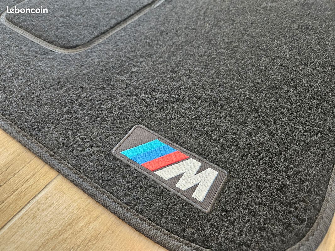 tapis-bmw-pour-e87-e81-5-portes-serie-1-avec-logo-m-quipement-auto