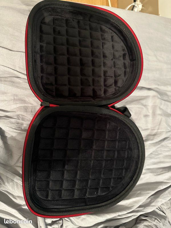 Étui rigide Casque Audio Très bon état (image 2)