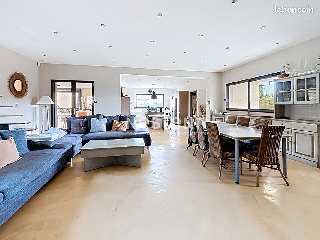 Maison 6 pièces 187 m² · à La Motte-d'Aigues · 187 m² · 737 000 €