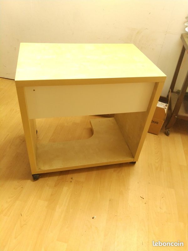 Petit bureau sur roue (image 2)