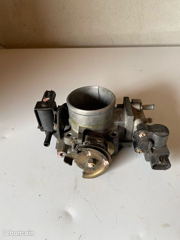 BOITIER PAPILLON HONDA CIVIC 8 PHASE 2 16400RSJE01 EUR 131,10 - FR