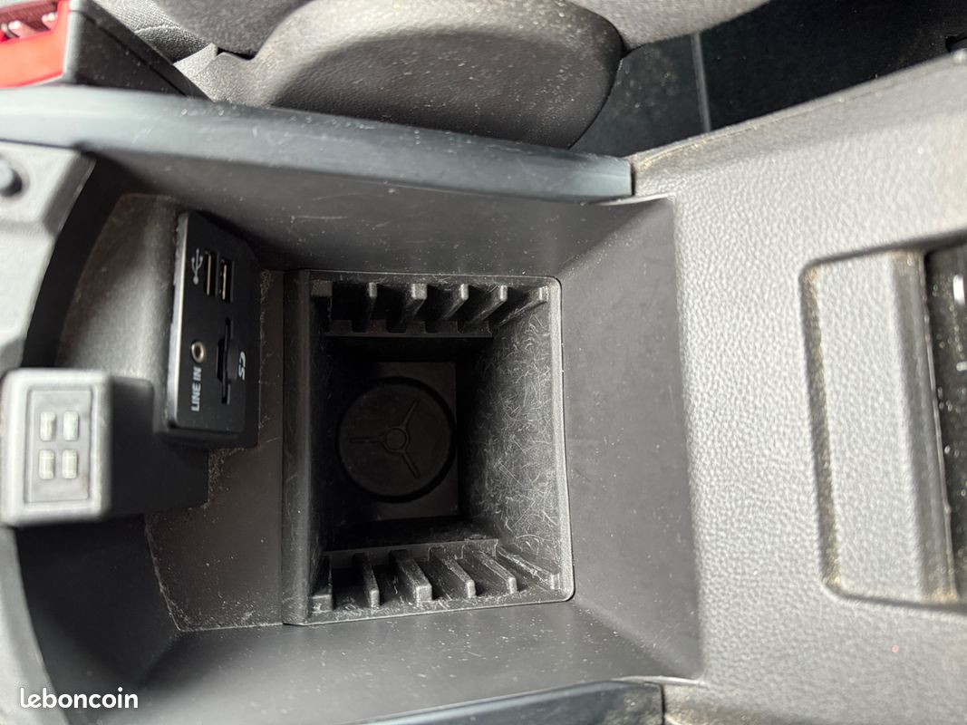 FORD C-MAX II 1.0 EcoBoost 125ch Stop&Start Titanium Régulateur Radar AR Bluetooth Garantie 12 mois (image 27)