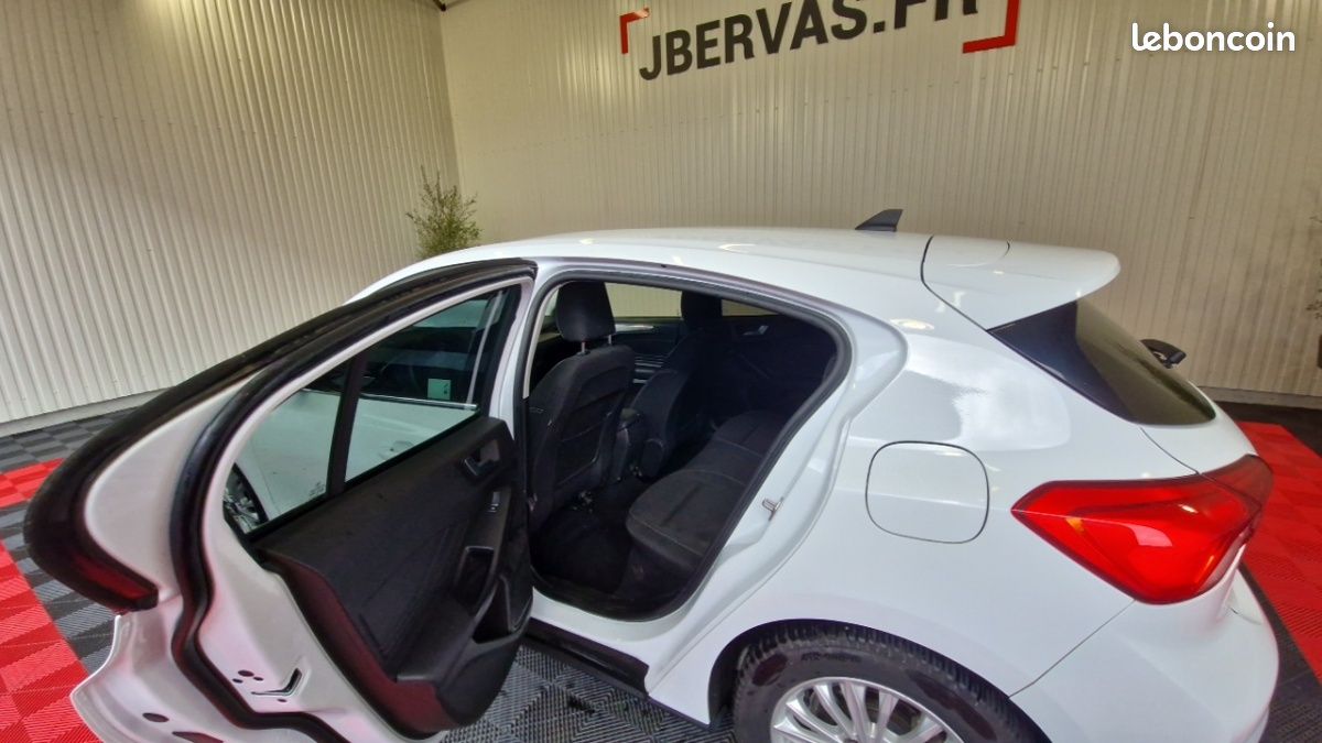 Ford Focus 1.0 ECOBOOST 125 SS TITANIUM X BUSINESS (image 11)