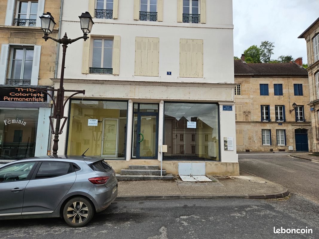 Local commercial 2 pièces 60 m² · à Joinville · 60 m² · 500 €