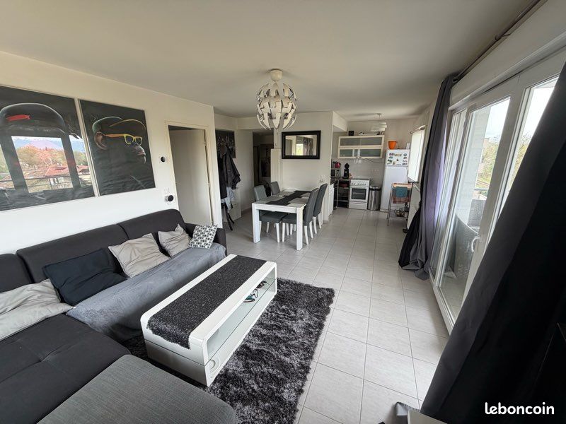 Appartement 2 pièces 49 m² · à Étrembières · 49 m² · 1 300 €