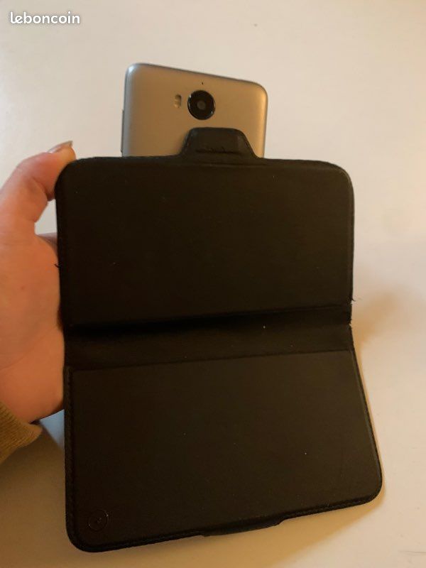 Huawei Y6 (2017) (image 2)