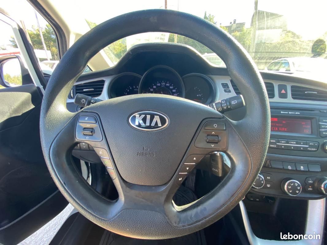 Kia Cee'd CEE-D 2 1.4 CRDI - 16V TURBO (image 10)
