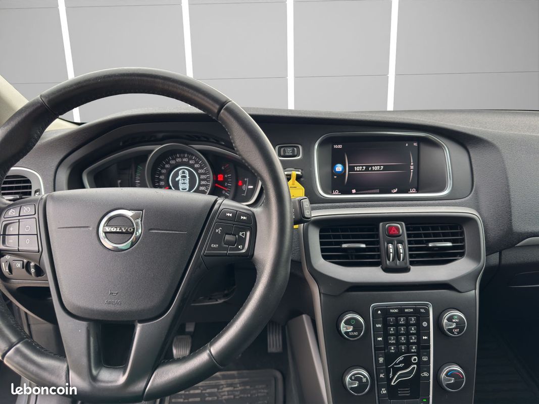 Volvo v40 2.0l d 120ch (image 12)