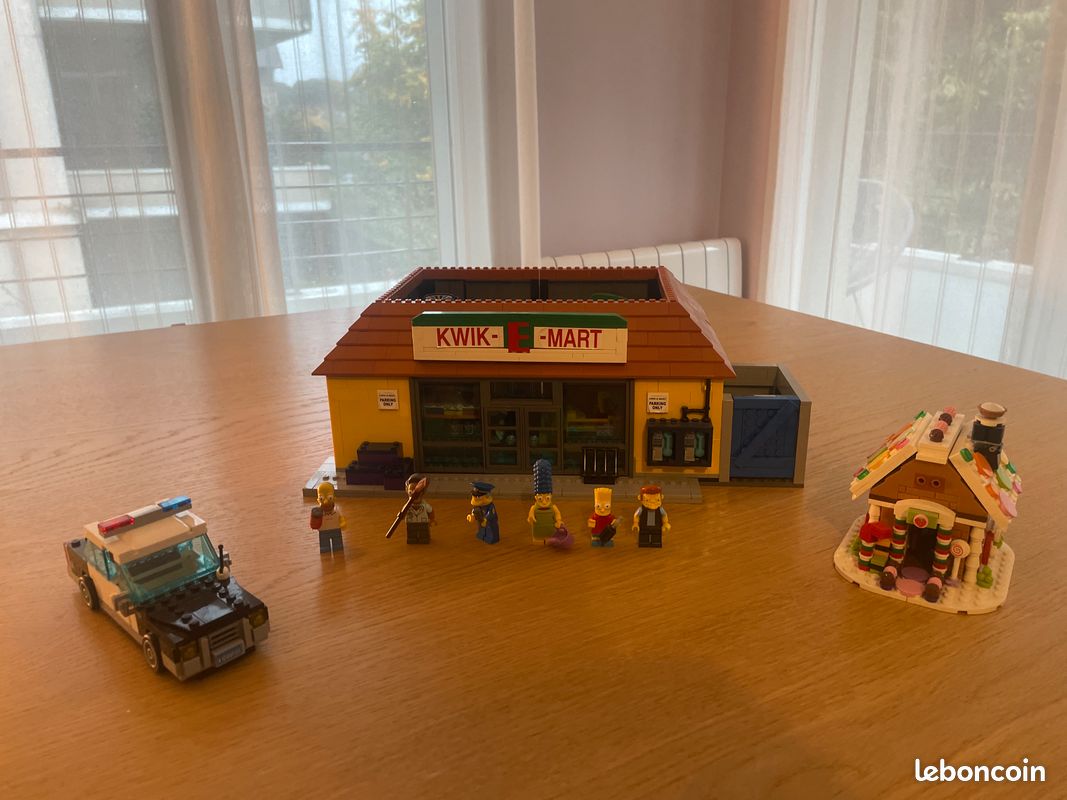 Lego Kwik-E-Mart Simpson (image 1)