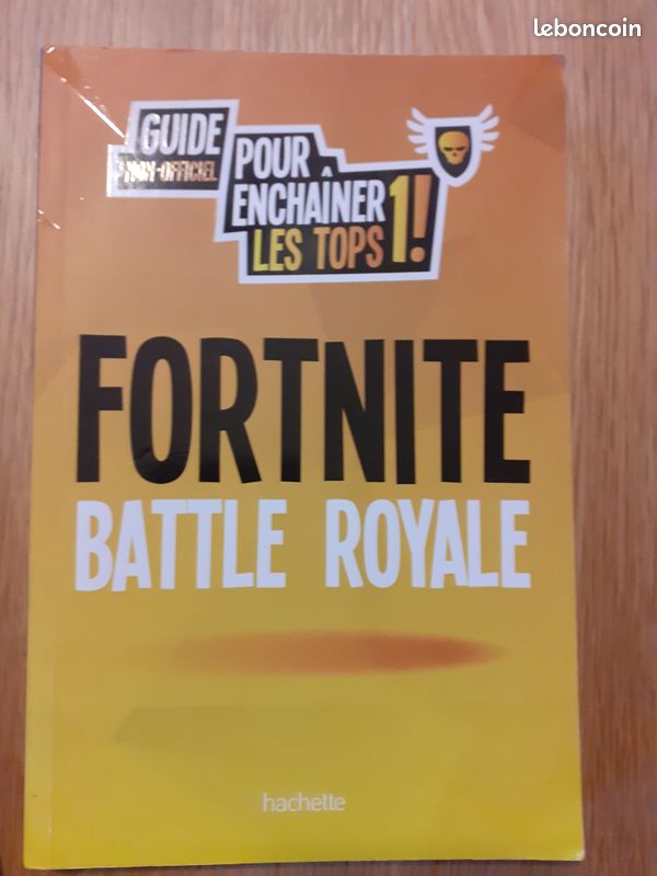 Lot livres FORTNITE - 1 guide Fortnite Battle Royale + 1 histoire dont tu es le héros + 1 Magazine (image 5)