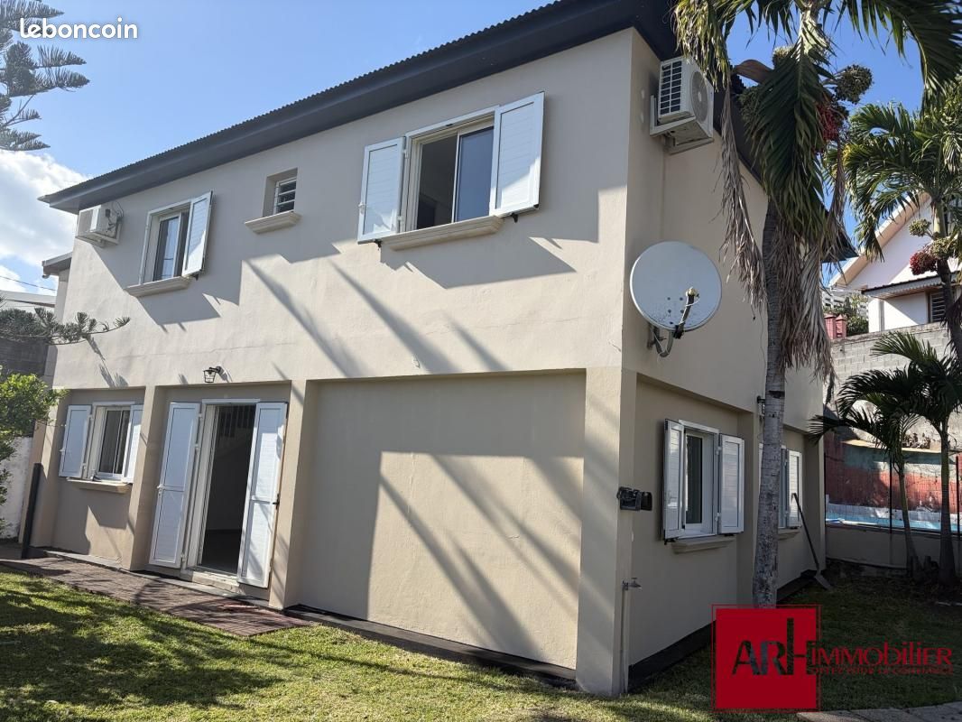 Maison 6 pièces 122 m² · à Sainte-Marie · 122 m² · 1 700 €