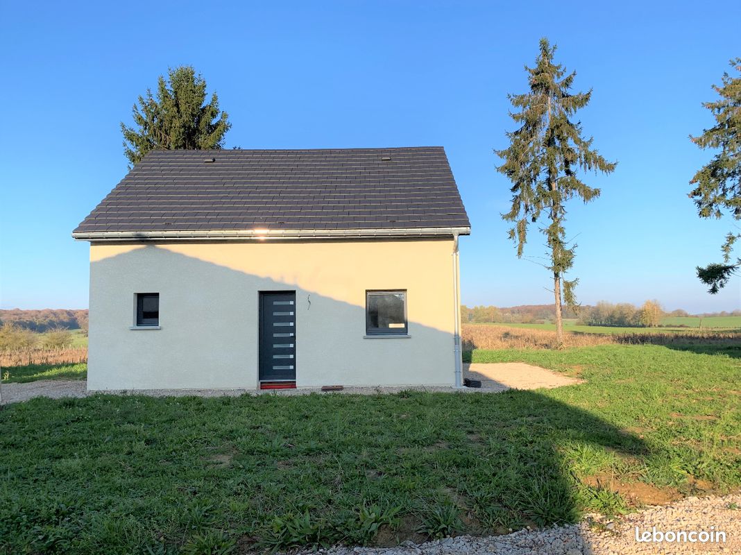 Maison 6 pièces 98 m² · à Étuz · 98 m² · 990 €
