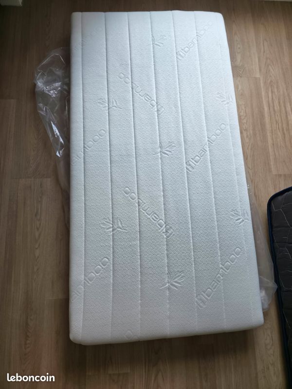 Matelas Viscose de Bambou 70*140*14cm
État: comme neuf, utilisé deux nuits.
Prix neuf : 60 (image 5)