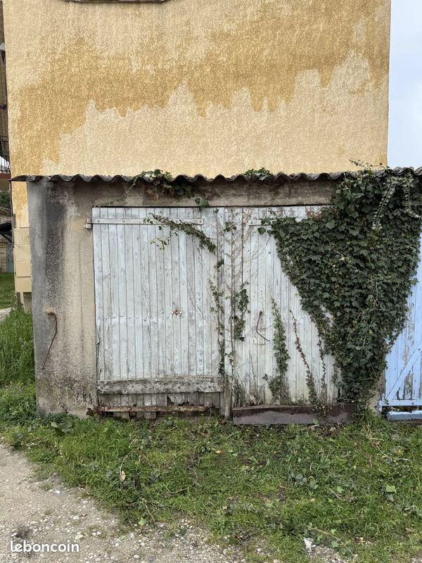 Parking 16 m² · à Montélimar · 16 m² · 12 000 €