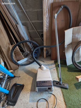 Aspirateur Philips fonctionnel Électroménager