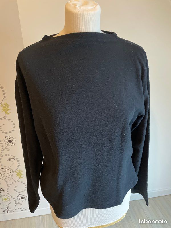 Sweat polaire fine noir taille 3 (image 1)