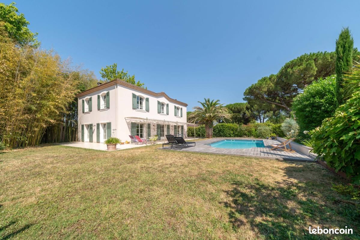 Maison 6 pièces 207 m² · à Bruges · 207 m² · 1 008 000 €