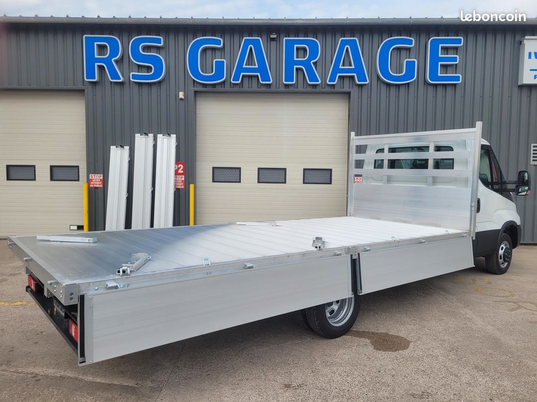 IVECO DAILY CCB 35C16 H3.0 PACK COMFORT SIMPLE CABINE 03 PLACES PLATEAU ALUMINIUM 5,17 MÈTRES comme NEUF + SUSPENSION RENFORCÉE 13 LAMES + MOTEUR 3 LITRES + CAMÉRA DE RECUL ( Prix de Vente 53 990 HT ) (image 3)